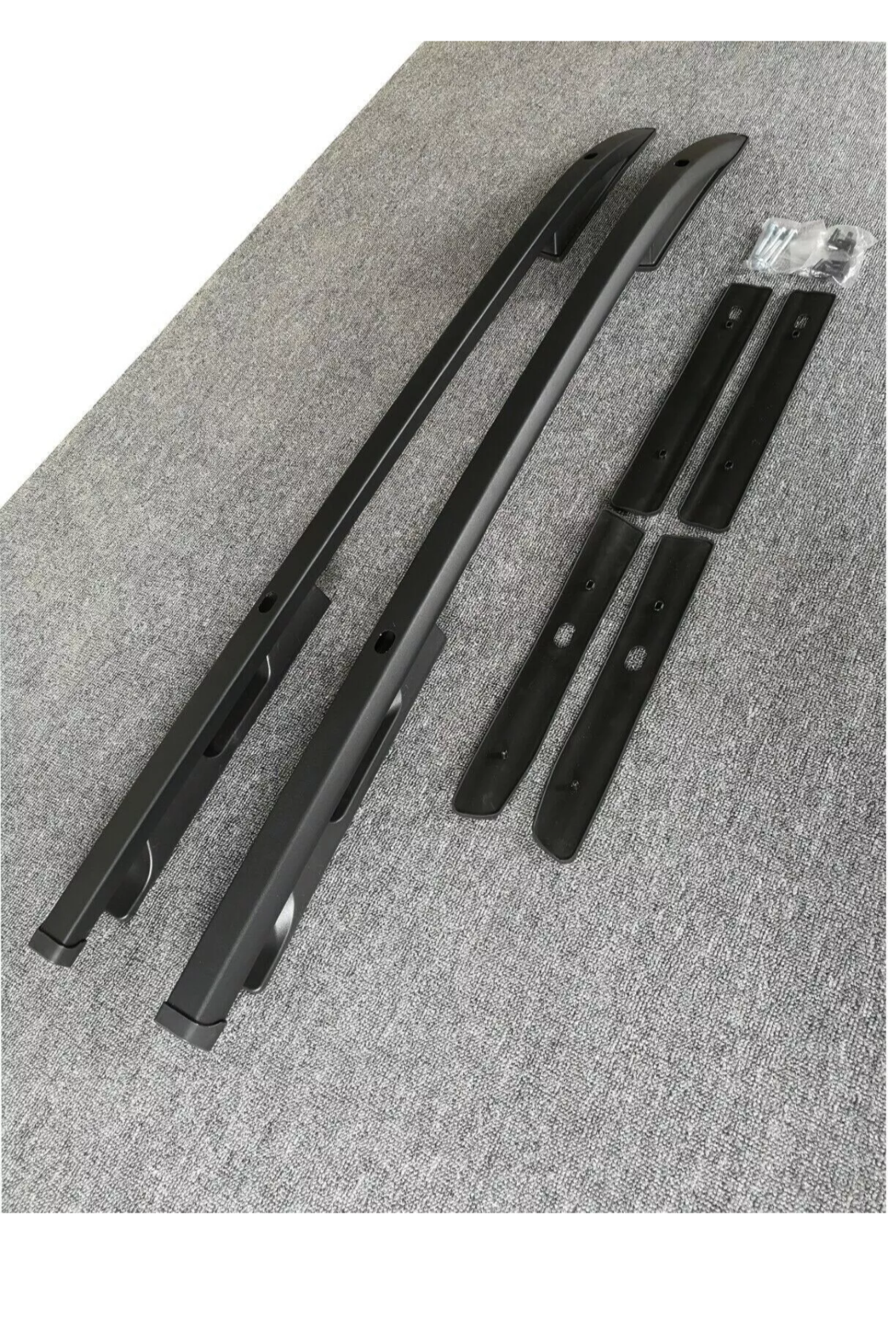 L200 Series 5 Aluminium Roof Bar + FREE Light Bar Package
