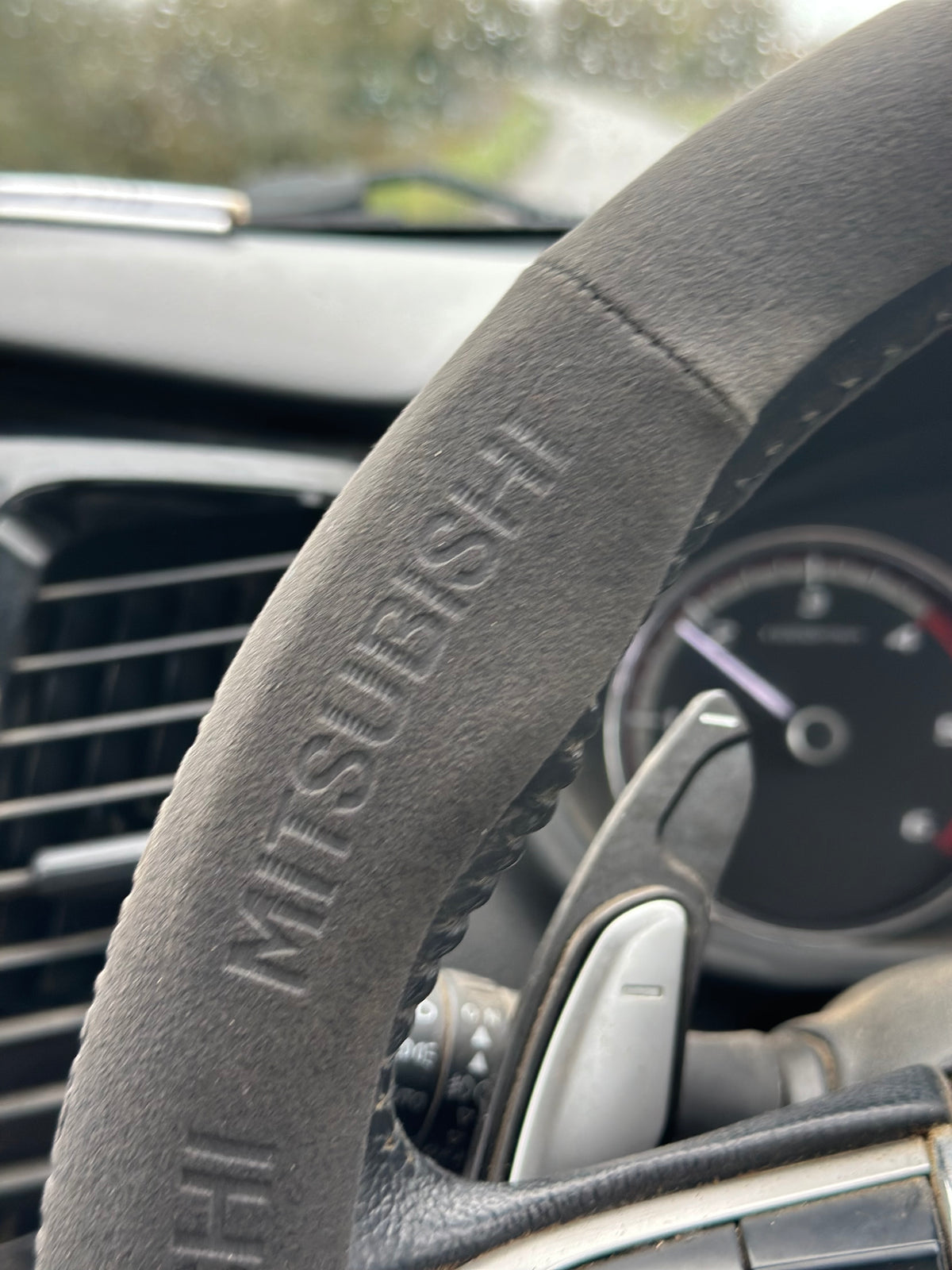 Suede L200 series 5 Steering wheel cover