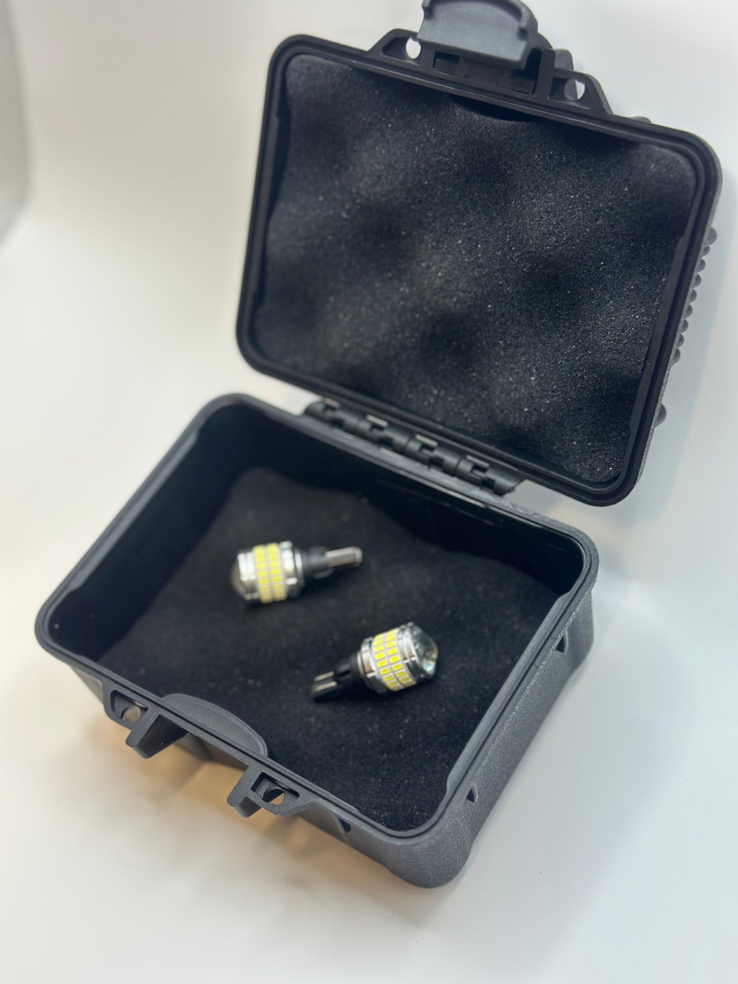 Series 4 L200 Reverse LED Bulbs