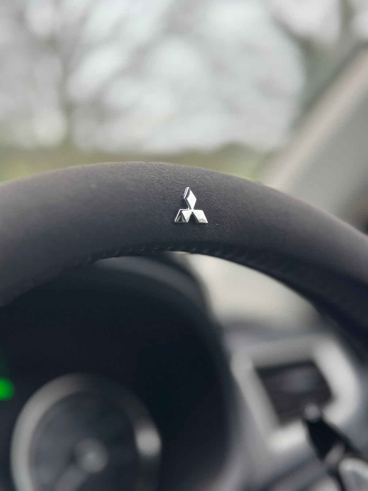 Suede L200 series 5 Steering wheel cover