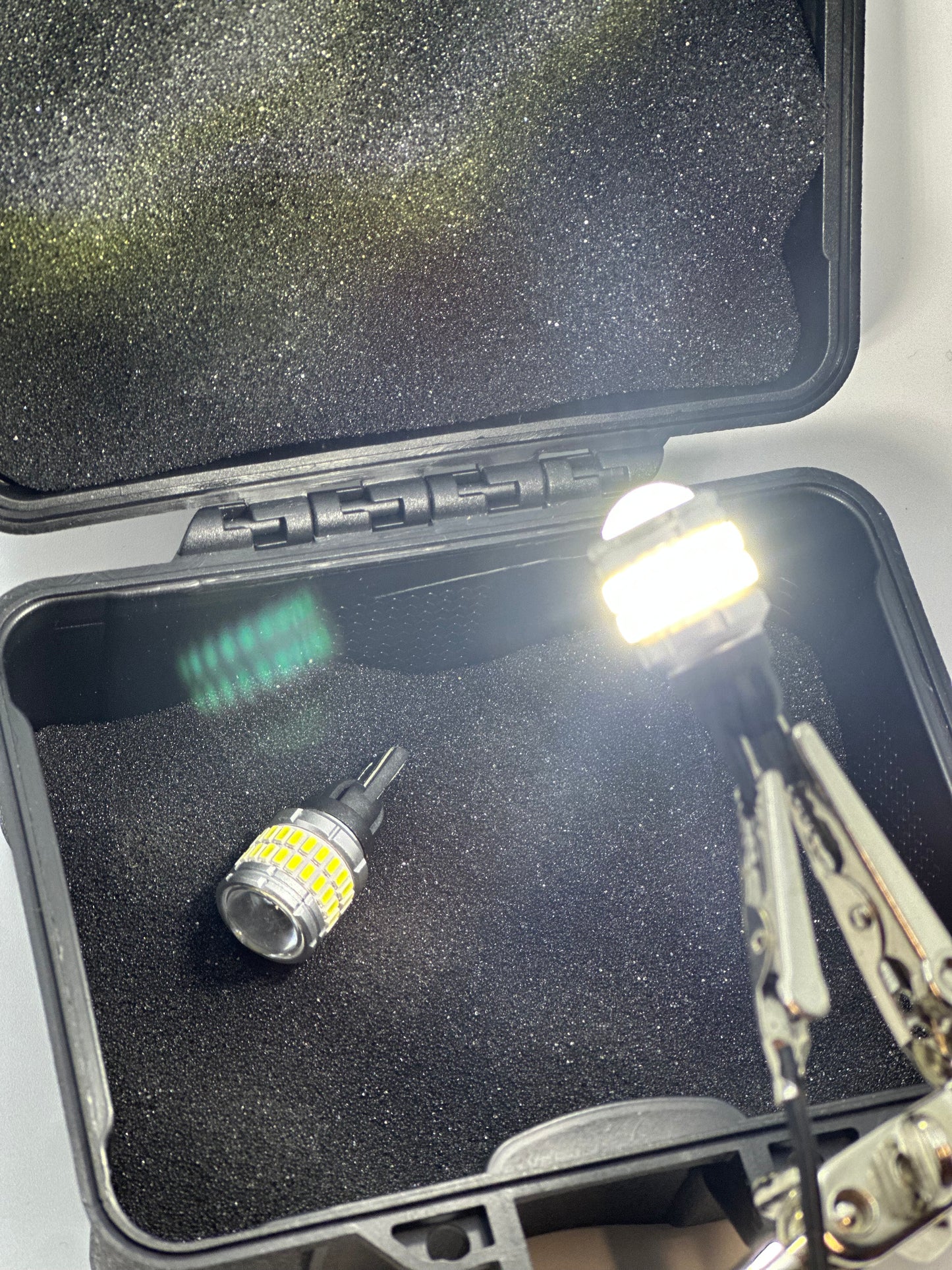 Series 4 L200 Reverse LED Bulbs